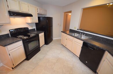 7823 Hunters Lake Cir S, Jacksonville, FL 32210 - photo 4