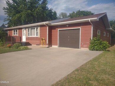 1710 4th Ave NE, Jamestown, ND 58401 - photo 2