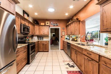 Hi-Quality Kitchen