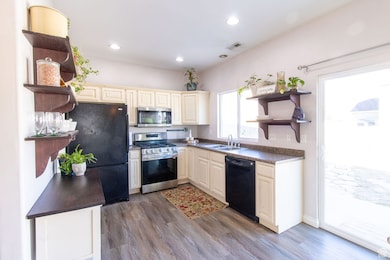 5784 Manhattan Dr, Tooele, UT 84074 - photo 7