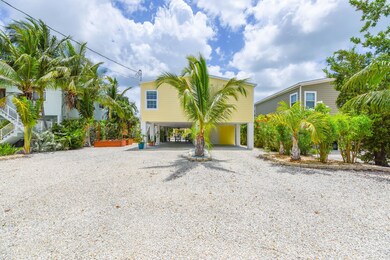 1183 De Lussan Lane