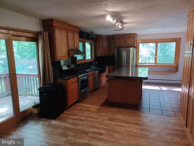 4455 Cherry Tree Ln, Sykesville, MD 21784 - photo 4