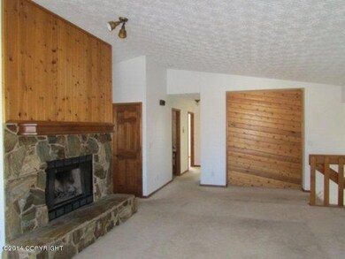 111-145218 Living Room