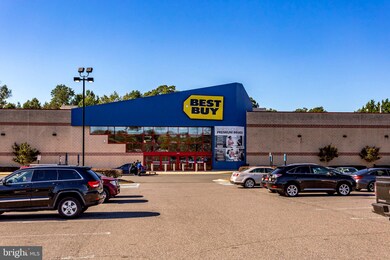 12501 Hayes Ct unit 204, Fairfax, VA 22033 - photo 3