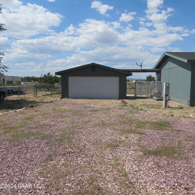 24200 N Bourbon Aly, Paulden, AZ 86334 - photo 3