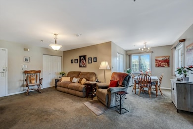 3 Village Cir unit 302, Stroudsburg, PA 18360 - photo 5