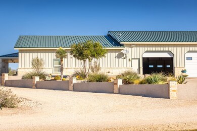 935 None, Del Rio, TX 78840 - photo 4