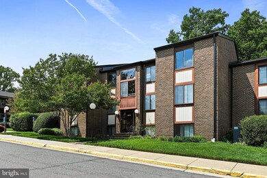 9804 Kingsbridge Dr unit 201, Fairfax, VA 22031 - photo 3