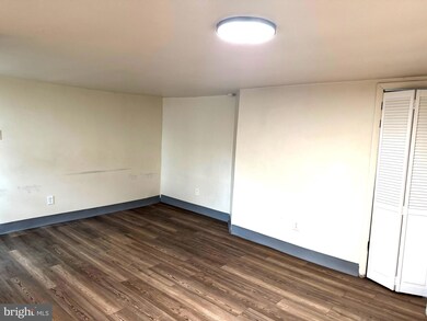 725 W Broad St unit 4, Quakertown, PA 18951 - photo 5