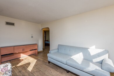 525 Baldwin Ave, Waukegan, IL 60085 - photo 4