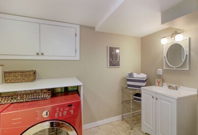 372 E 8th St, Boston, MA 02127 - photo 7