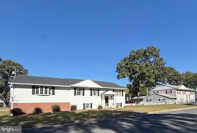 750 215th St, Pasadena, MD 21122 - photo 2