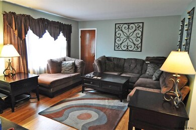 7 Vermont Ave, Rensselaer, NY 12144 - photo 2