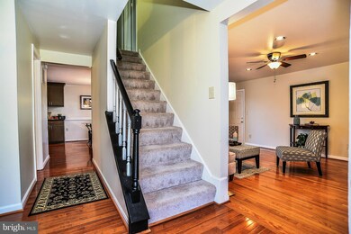 2284 Dosinia Ct, Reston, VA 20191 - photo 3