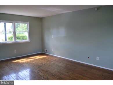 17 Arcturus Dr, Sewell, NJ 08080 - photo 4