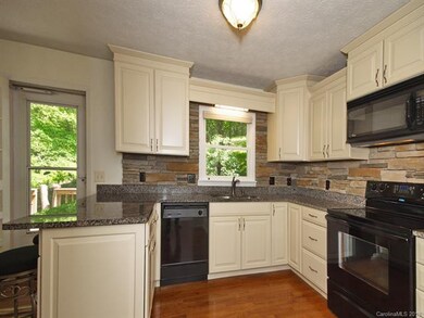 37 Fieldcrest Cir, Asheville, NC 28806 - photo 2