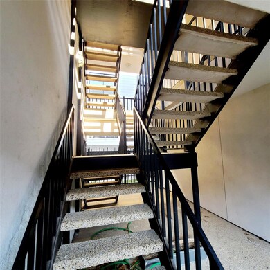 2002 N Fitzhugh Ave unit 10, Dallas, TX 75204 - photo 4