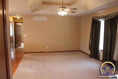 4606 SW Misty Harbor Dr, Topeka, KS 66610 - photo 2