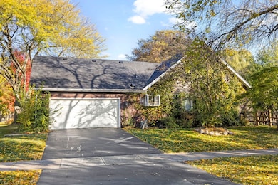 unlisted-address, Naperville, IL 60540 - photo 6