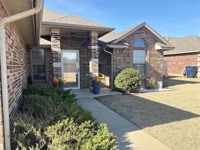 1917 Hebron Ct, Yukon, OK 73099 - photo 3