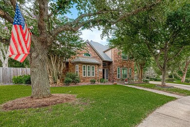 902 Middlecreek St, Friendswood, TX 77546 - photo 2