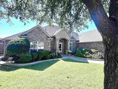 3707 NE Cypress Ln, Lawton, OK 73507 - photo 2