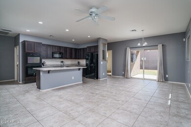 2) OPEN FLOORPLAN