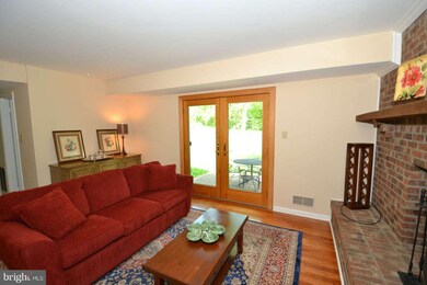 3027 Sleepy Hollow Rd, Falls Church, VA 22042 - photo 2