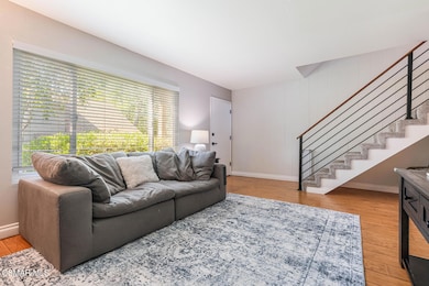 579 Rio Grande Cir Thousand-large-007-00