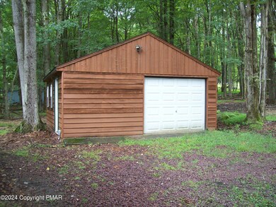 165 Maple Rd, Blakeslee, PA 18610 - photo 3