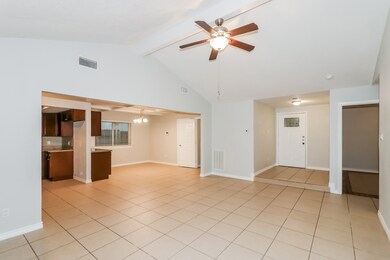 16938 Worden Ln, Friendswood, TX 77546 - photo 4