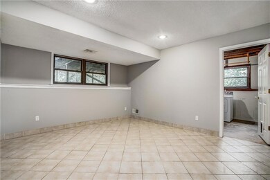 202 N Sunset Ln, Raymore, MO 64083 - photo 4