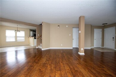 10215 Lothbury Cir, Fishers, IN 46037 - photo 5