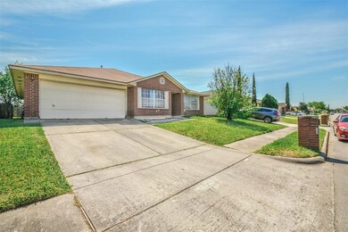 10939 Fern Terrace Dr, Houston, TX 77075 - photo 2