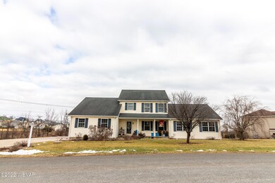 332 Lamplight Ln, Lewisburg, PA 17837 - photo 2