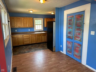 2133 10th St, Columbus, IN 47201 - photo 7