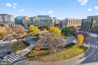 3 Washington Cir NW unit 905, Washington, DC 20037 - photo 2
