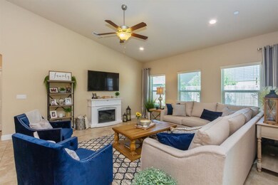 3339 N Carriage Ave, Fresno, CA 93727 - photo 4