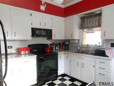 9 Crannell Ave, Delmar, NY 12054 - photo 2