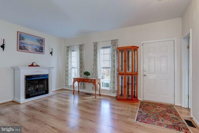 12205 Lanark Ct, Bristow, VA 20136 - photo 4