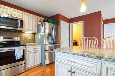 20 Silvercup Cir unit 20, West Warwick, RI 02893 - photo 5