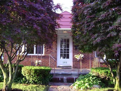 195 Whitehall Rd, Albany, NY 12209 - photo 4