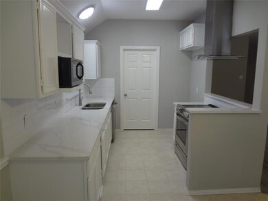 1617 Donna Ln, Bedford, TX 76022 - photo 3