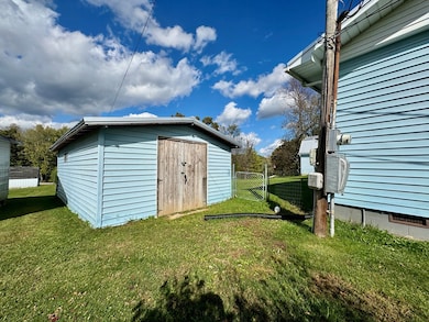 435 Patton Heights Cir, Jamestown, TN 38556 - photo 6