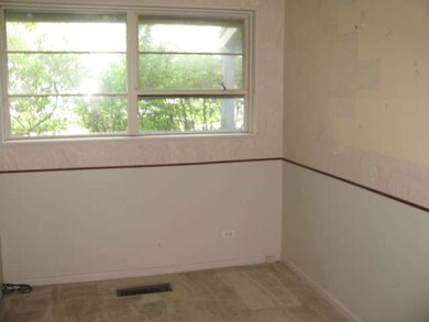 18020 Baker Ave, Country Club Hills, IL 60478 - photo 3