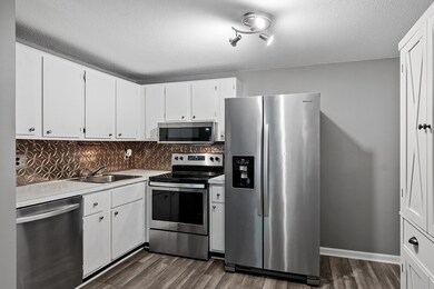 700 Robbins Ave unit 24, Dracut, MA 01826 - photo 5