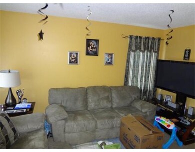 136 Cardinal St, Indian Orchard, MA 01151 - photo 3