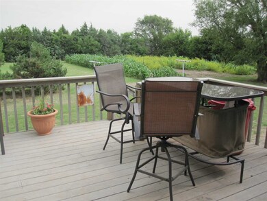 10647 W Platte Valley Rd, North Platte, NE 69101 - photo 5