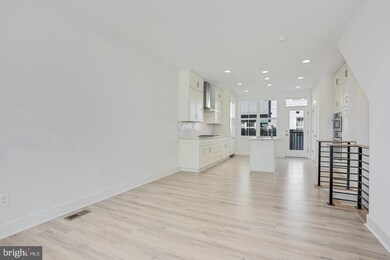 11270 Faraday Park Dr, Reston, VA 20190 - photo 4