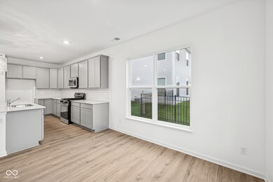 10714 Mangrove Dr, Indianapolis, IN 46239 - photo 5